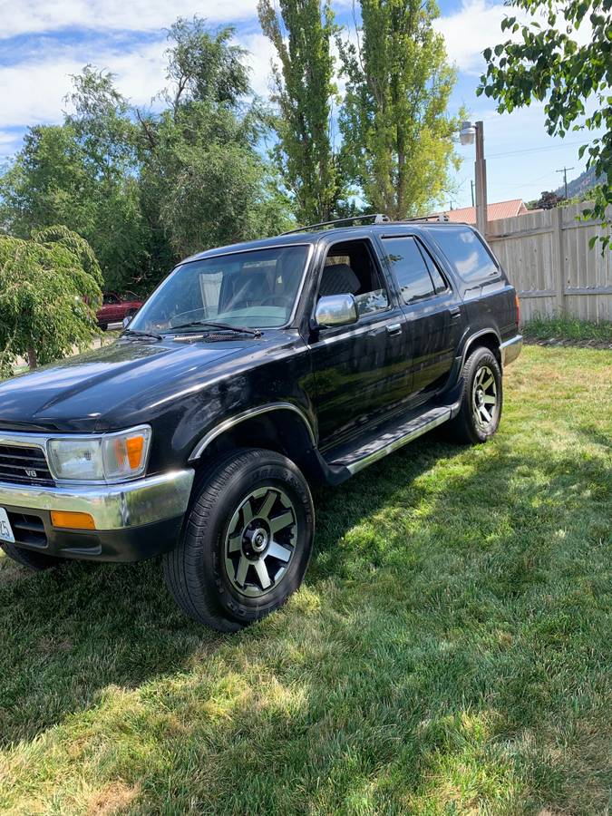Toyota-4runner-1994-black