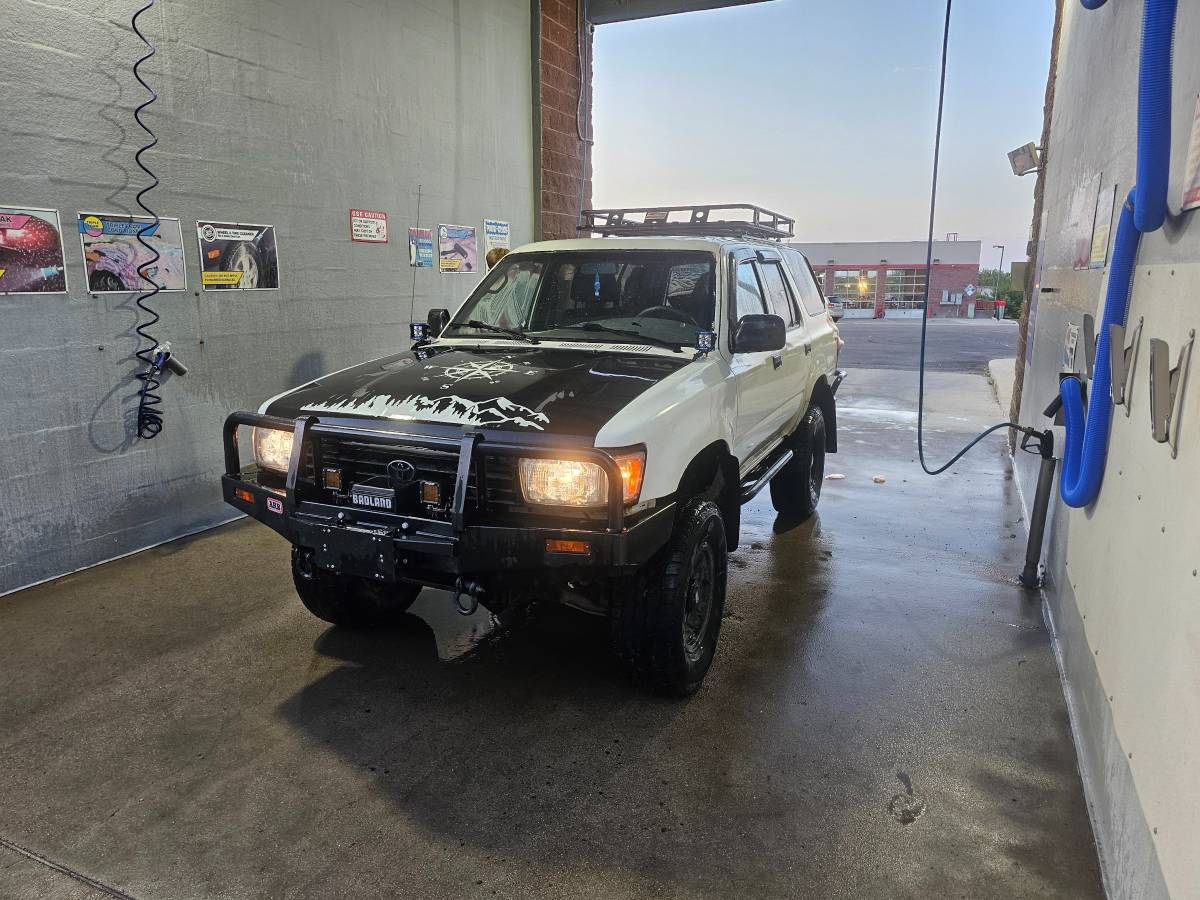 Toyota-4runner-1994-white-2