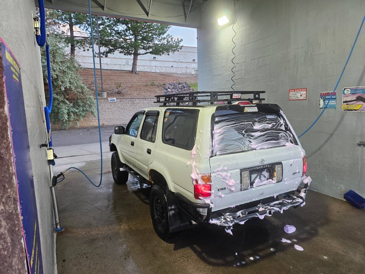 Toyota-4runner-1994-white-3