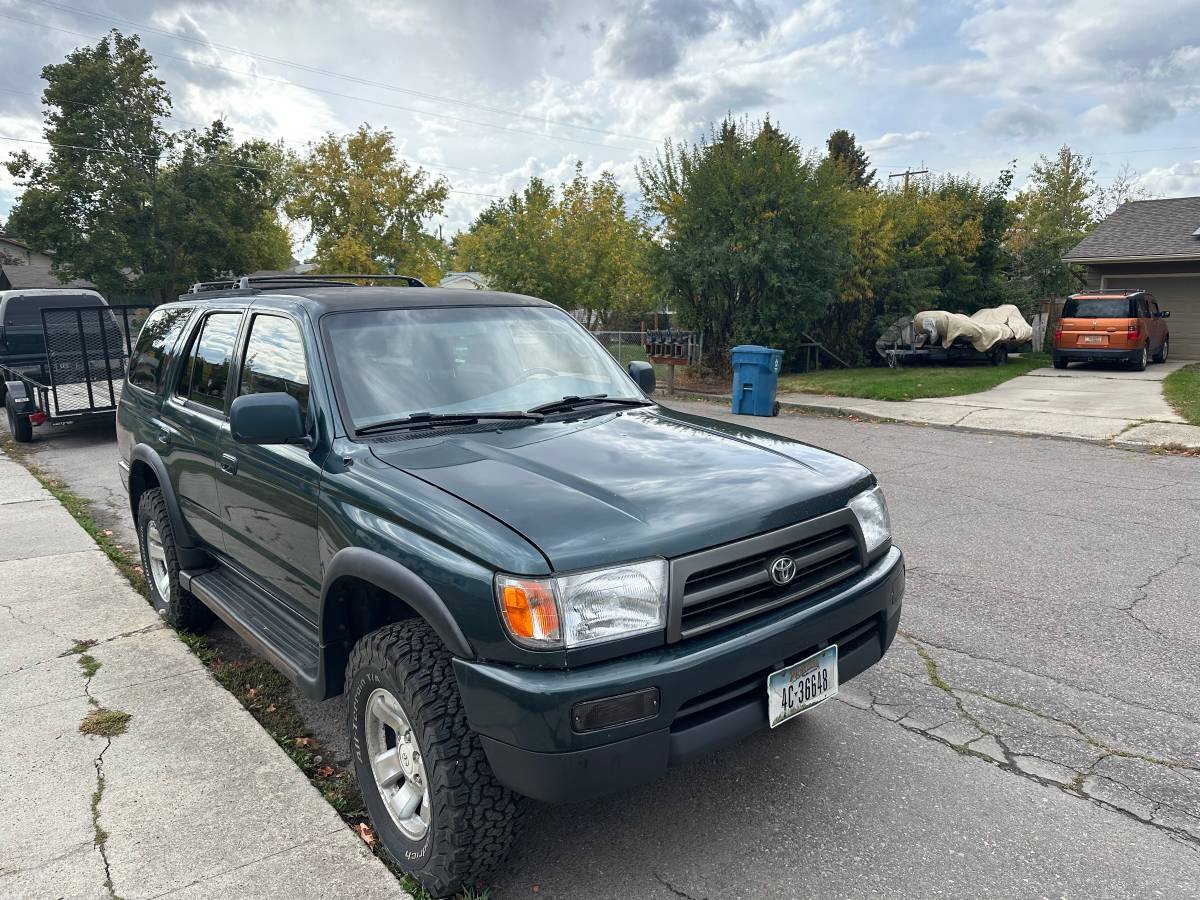 Toyota-4runner-1996-green-1