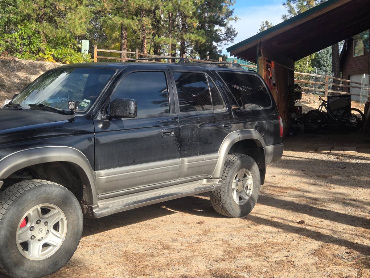 Toyota-4runner-1999-black-2