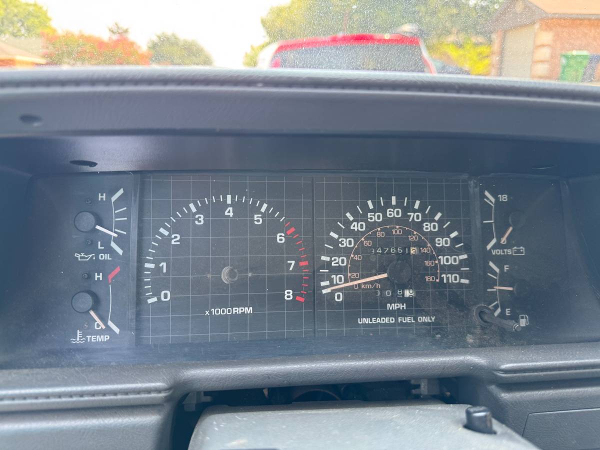 Toyota-4runner-4wd-1989-white-11