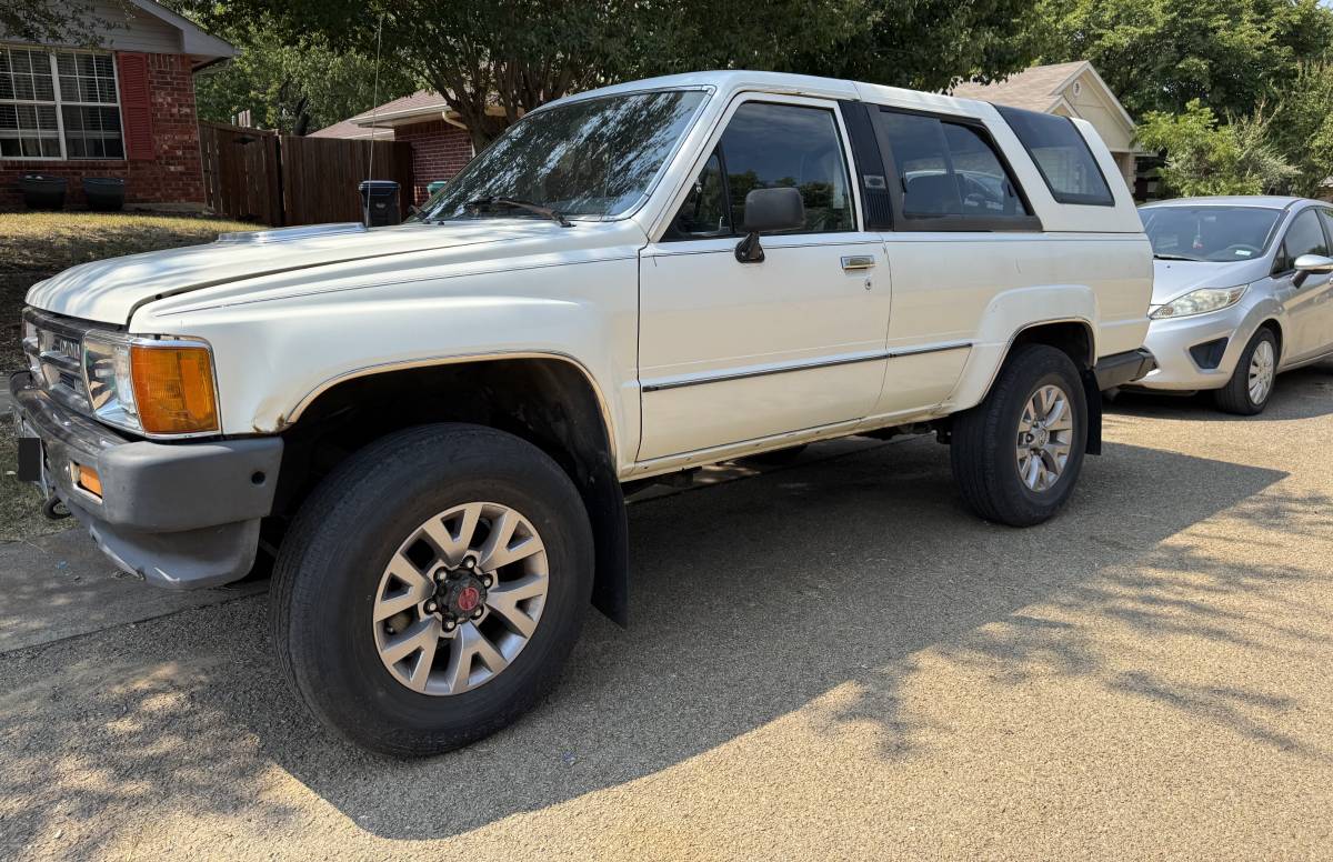 Toyota-4runner-4wd-1989-white-3