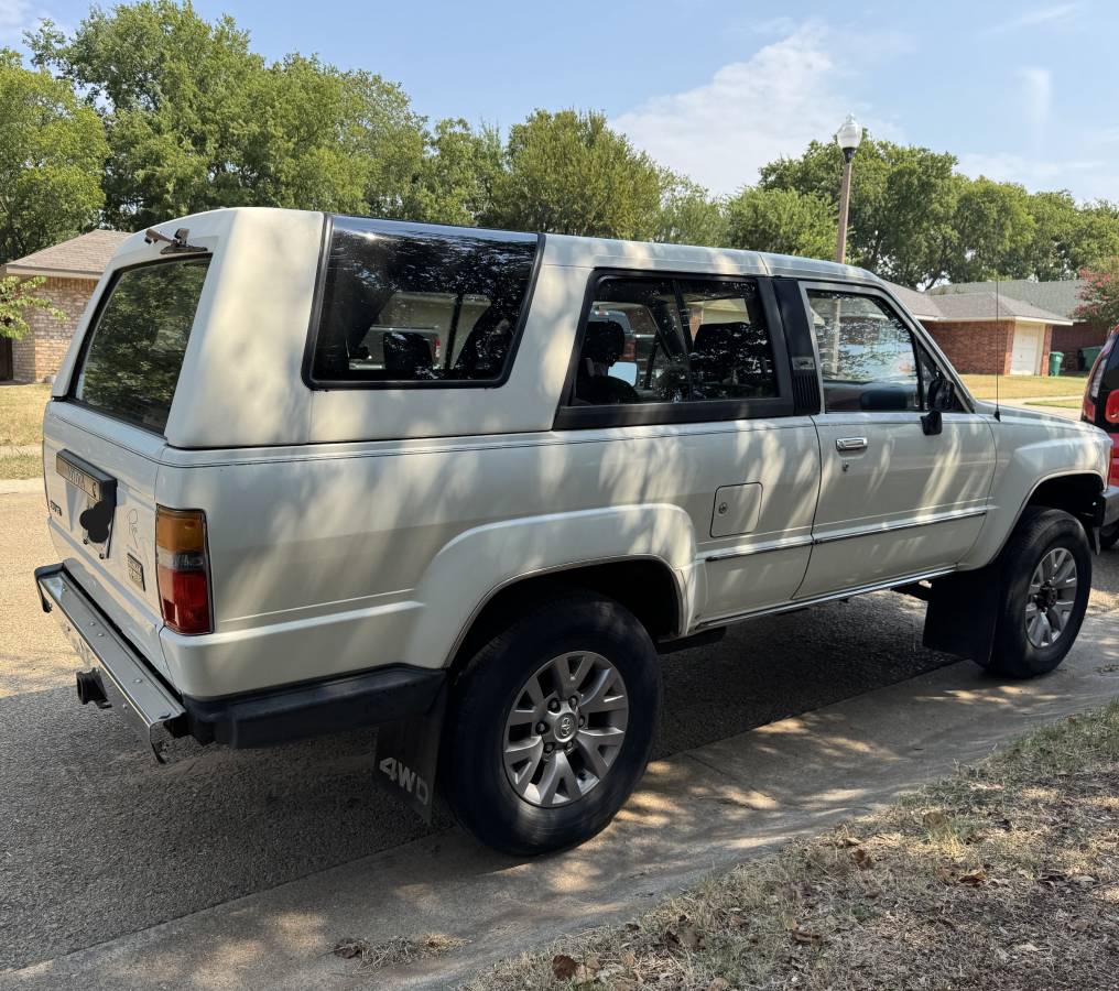 Toyota-4runner-4wd-1989-white-5