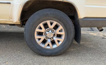 Toyota-4runner-4wd-1989-white-8