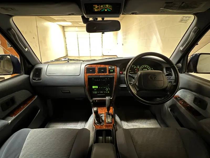 Toyota-4runner-hilux-surf-1996-10