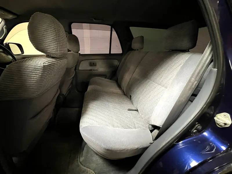 Toyota-4runner-hilux-surf-1996-11