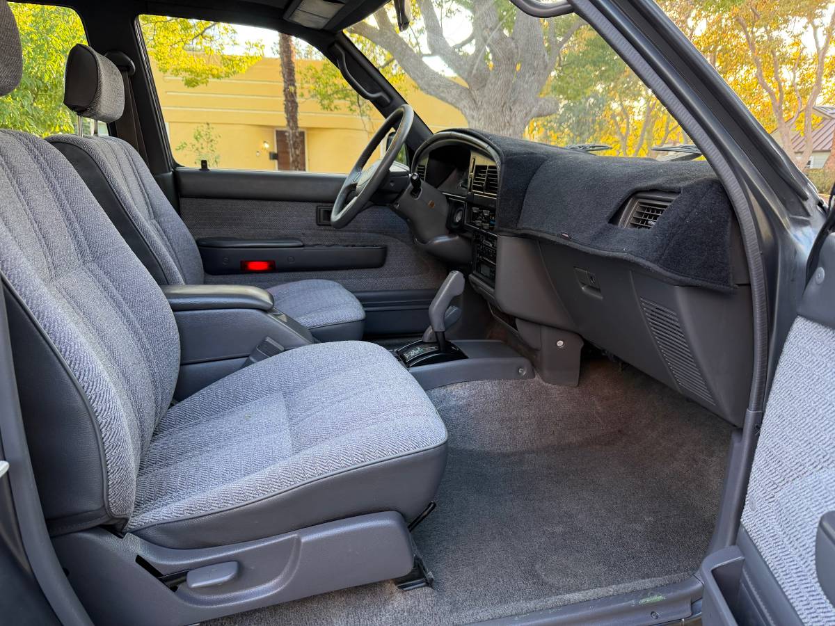 Toyota-4runner-limited-1993-11