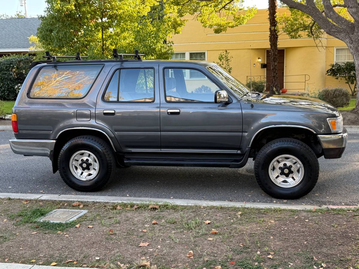 Toyota-4runner-limited-1993-3