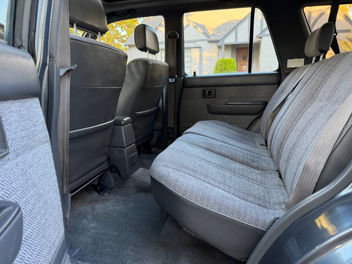 Toyota-4runner-limited-1993-8