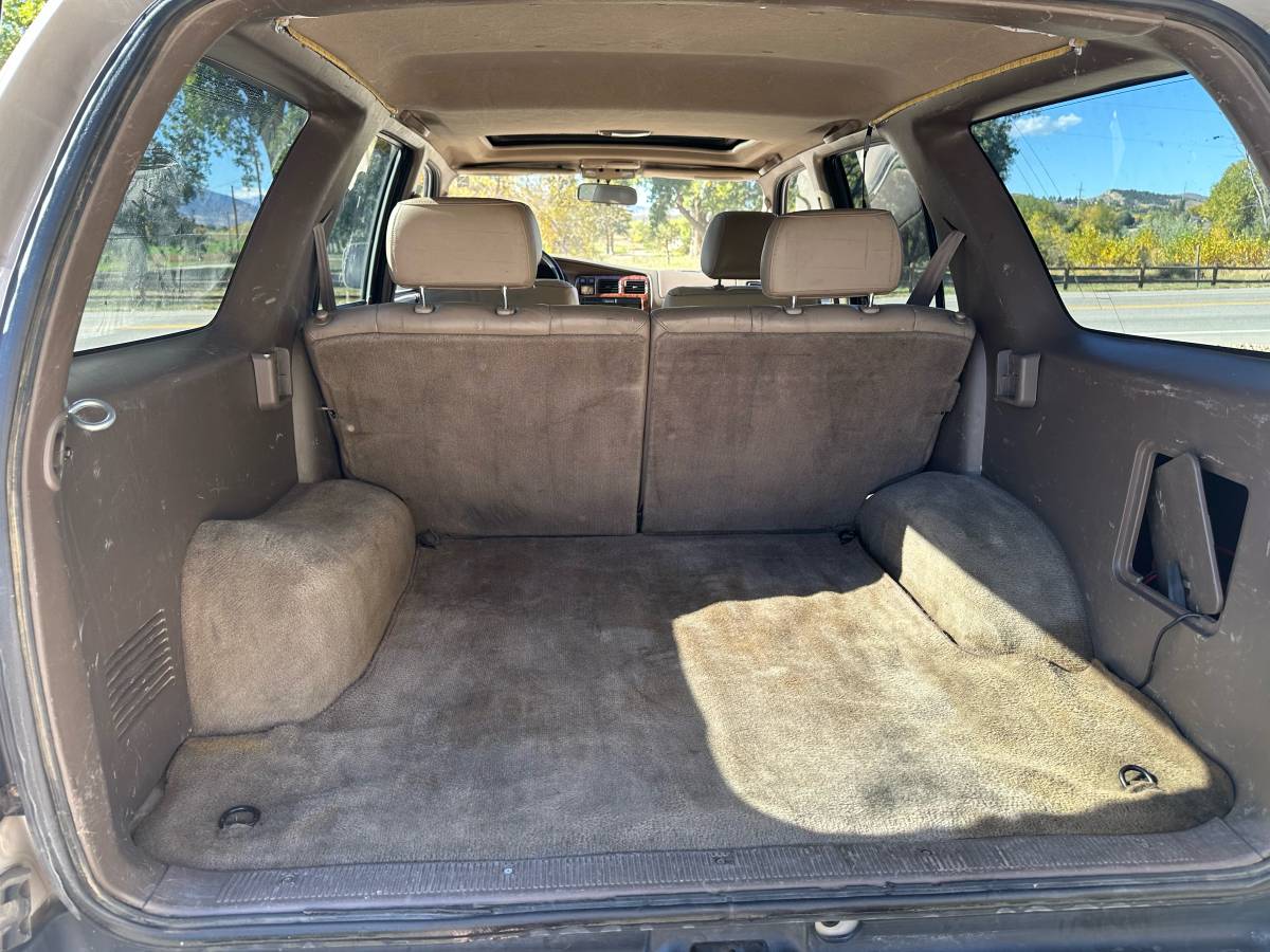 Toyota-4runner-limited-4x4-1996-silver-8