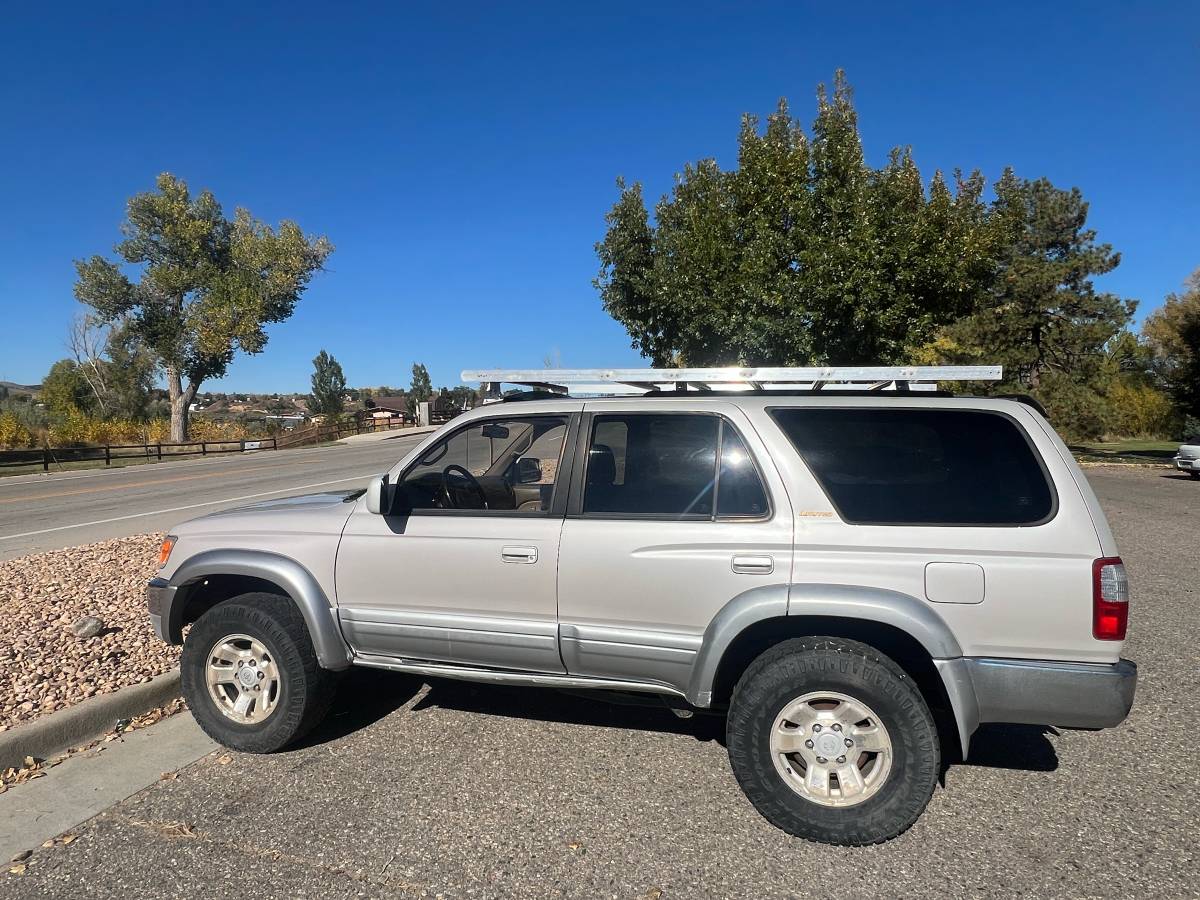Toyota-4runner-limited-4x4-1996-silver-9