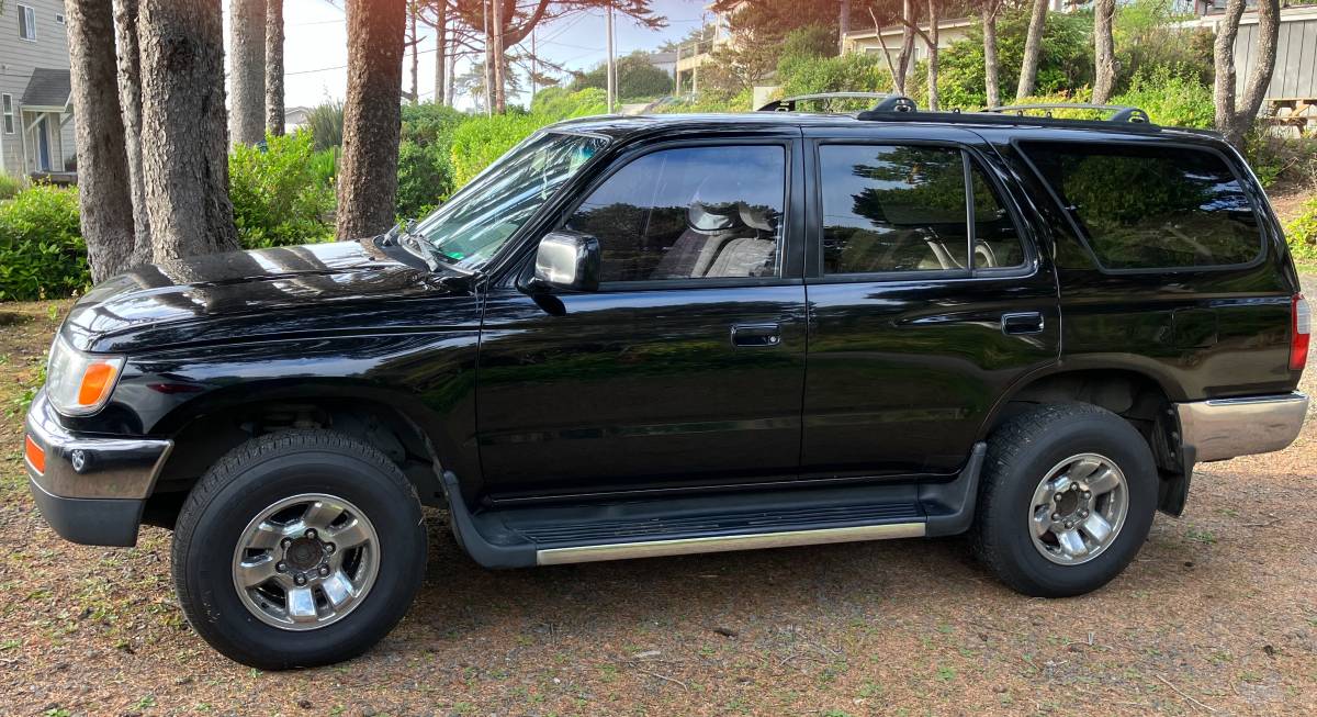 Toyota-4runner-sr5-1996-black-4