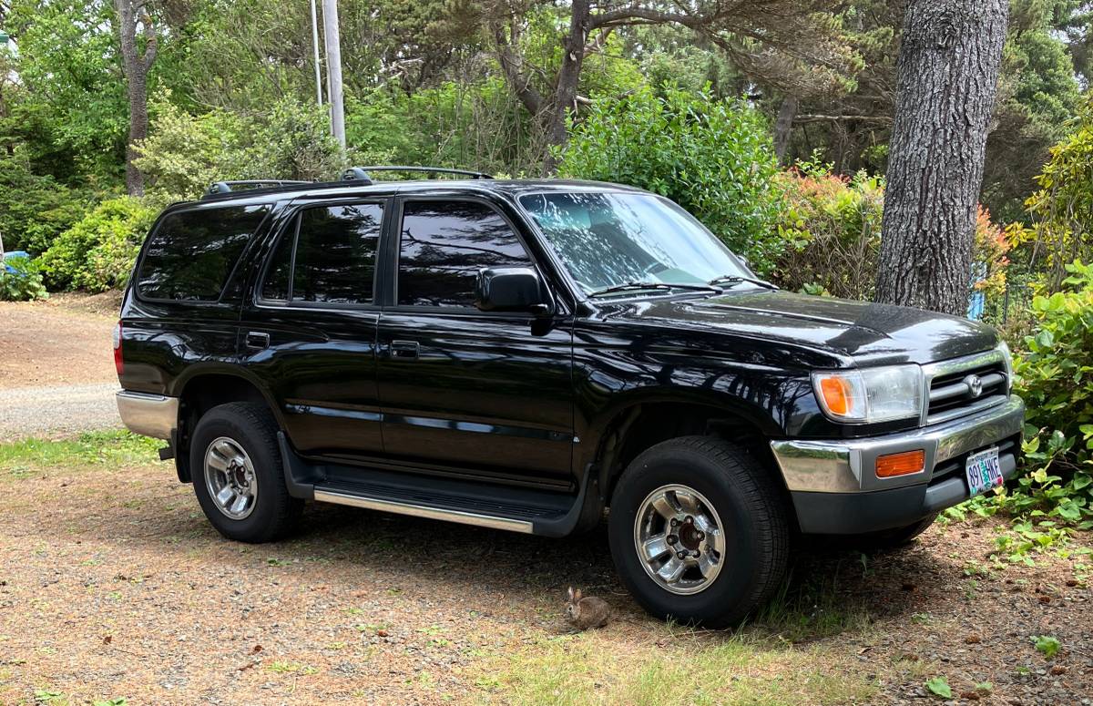 Toyota-4runner-sr5-1996-black-5