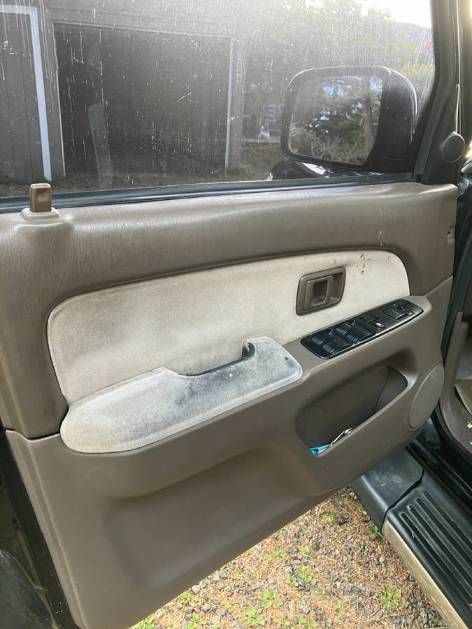 Toyota-4runner-sr5-1996-black-9