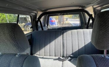 Toyota-4runner-sr5-4x4-1986-black-1