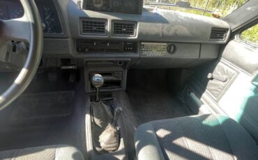 Toyota-4runner-sr5-4x4-1986-black-2