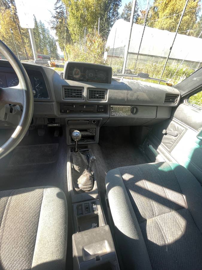 Toyota-4runner-sr5-4x4-1986-black-2