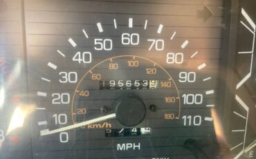 Toyota-4runner-sr5-4x4-1986-black-3