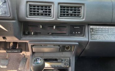 Toyota-4runner-sr5-4x4-1986-black-7