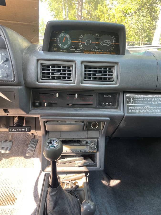 Toyota-4runner-sr5-4x4-1986-black-7