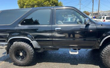 Toyota-4runner-sr5-4x4-1990-black-1