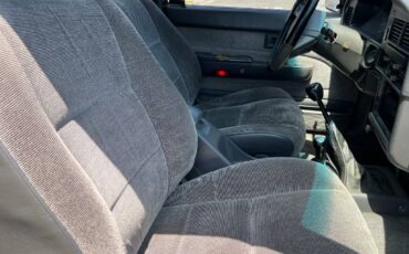 Toyota-4runner-sr5-4x4-1990-black-10