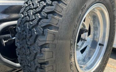 Toyota-4runner-sr5-4x4-1990-black-3