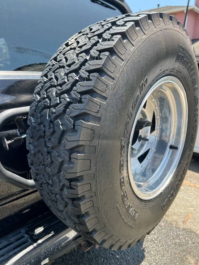 Toyota-4runner-sr5-4x4-1990-black-3