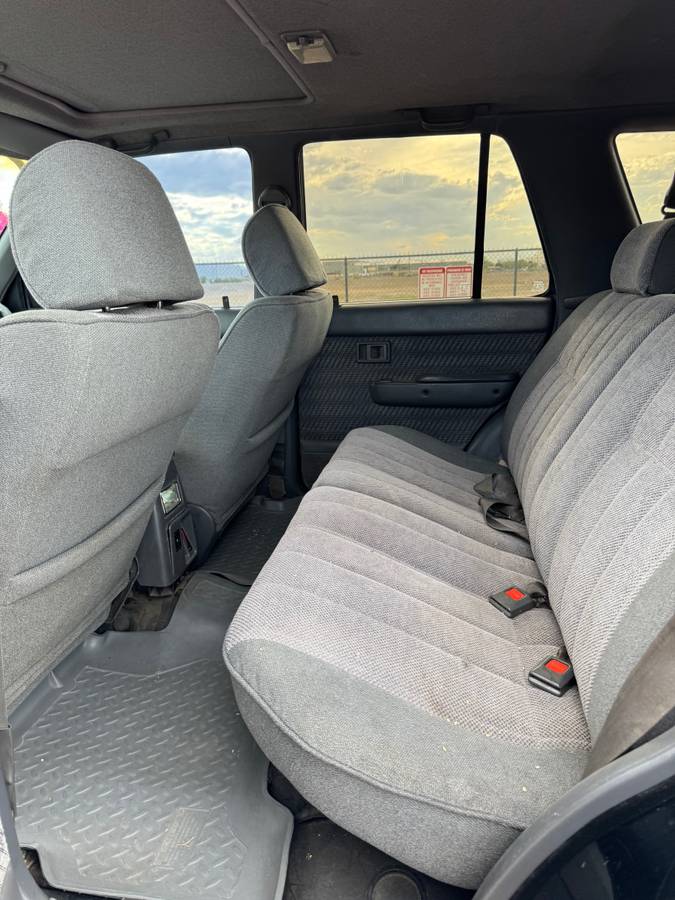 Toyota-4runner-sr5-4x4-1992-16
