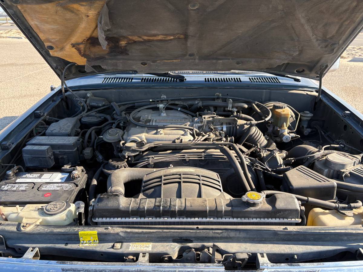 Toyota-4runner-sr5-4x4-1994-green-4