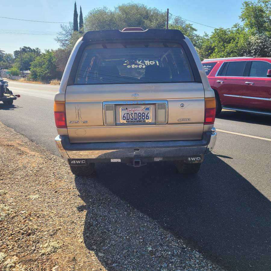 Toyota-4runner-sr5-4x4-1995-brown-14