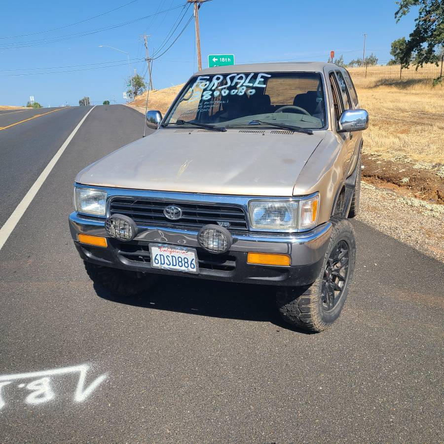 Toyota-4runner-sr5-4x4-1995-brown-7