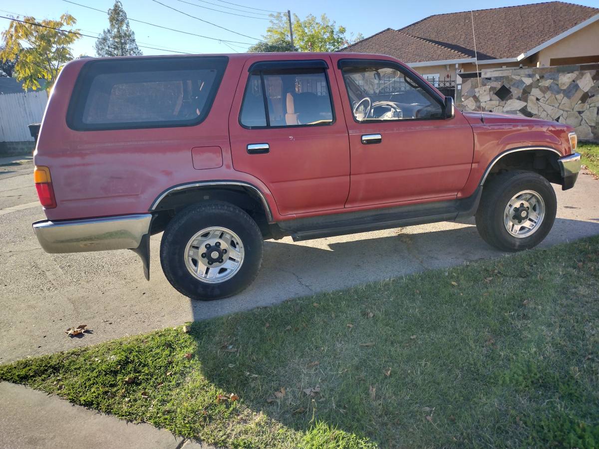 Toyota-4runner-sr5-4x4-1995-red-2