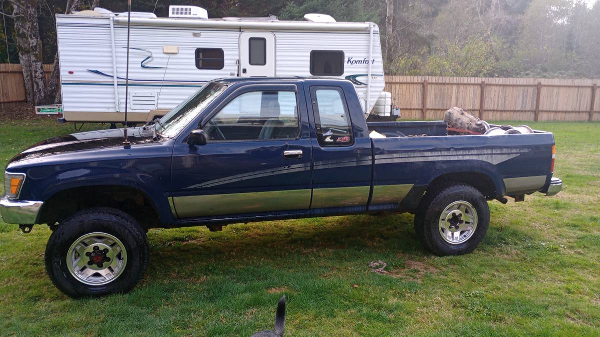 Toyota-4x4-re-1990-blue-1
