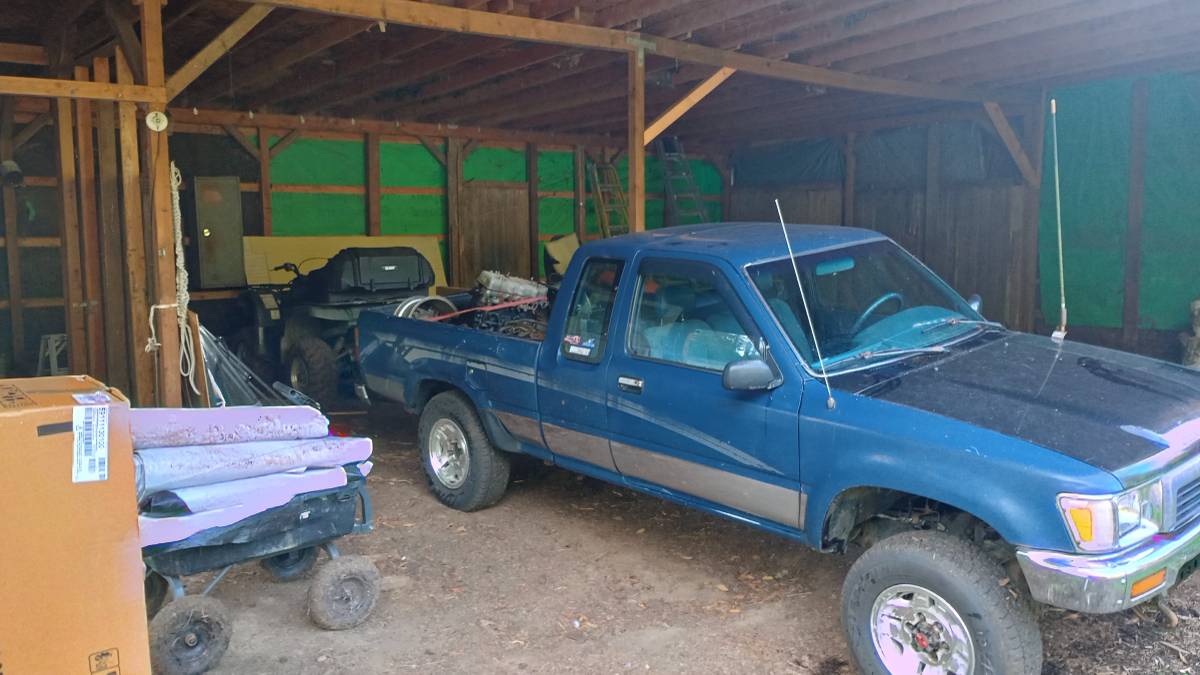 Toyota-4x4-re-1990-blue-4
