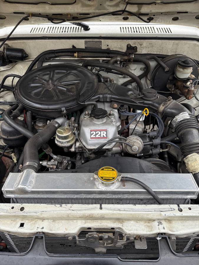 Toyota-4x4-xtracab-1986-white-2