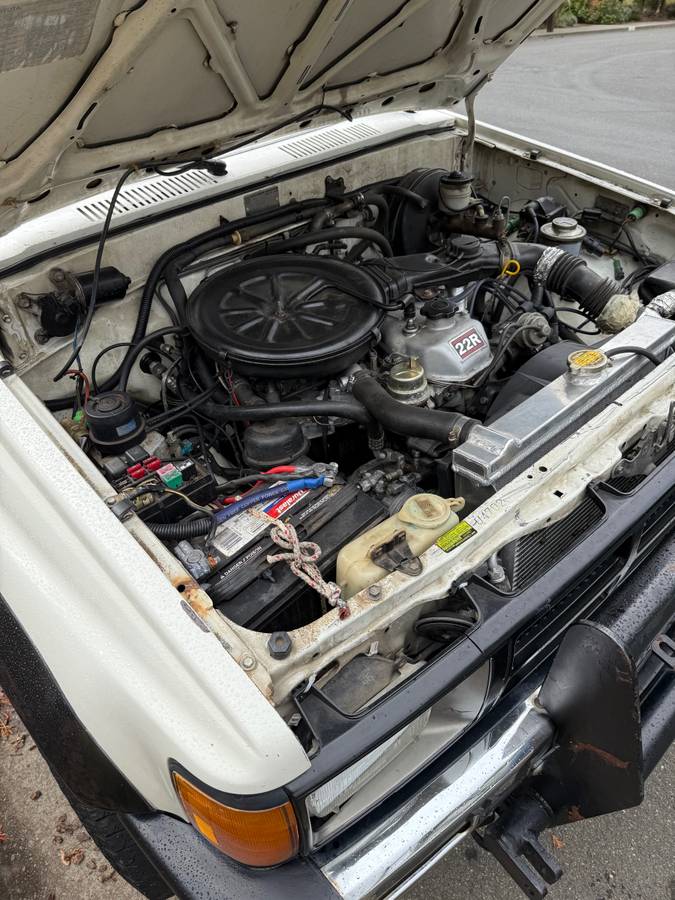 Toyota-4x4-xtracab-1986-white-3