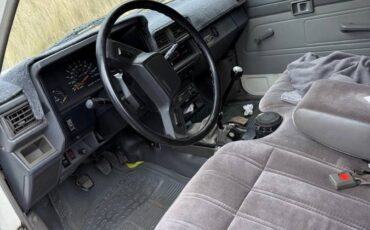 Toyota-4x4-xtracab-1986-white-4