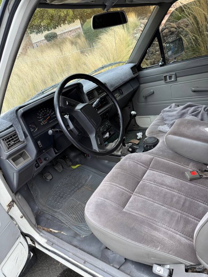 Toyota-4x4-xtracab-1986-white-4