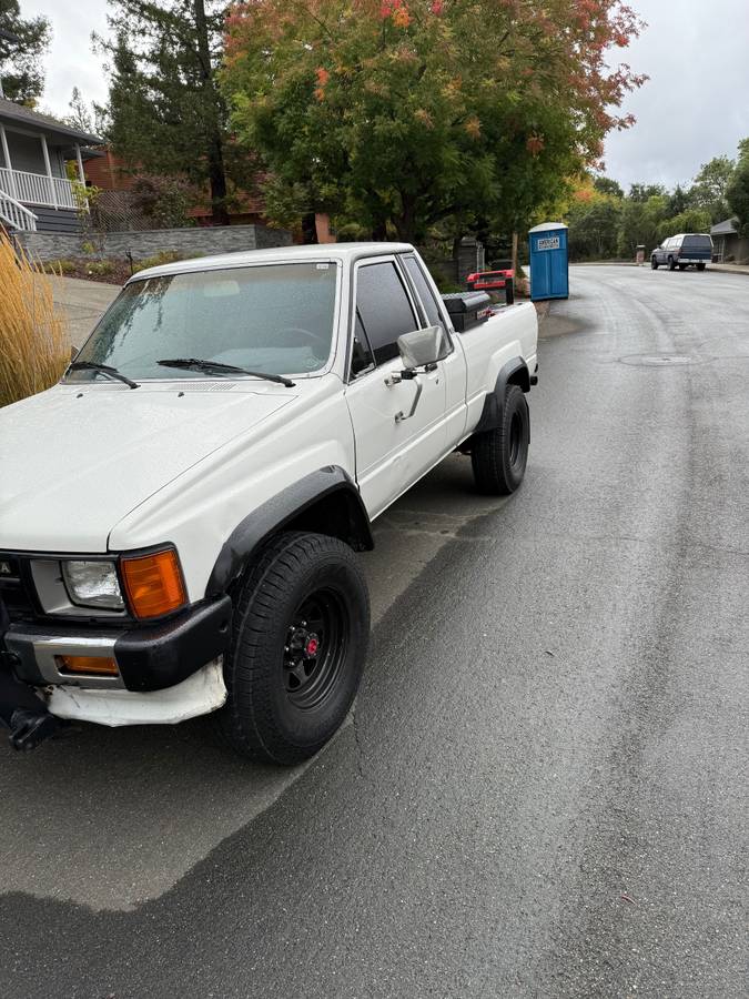 Toyota-4x4-xtracab-1986-white