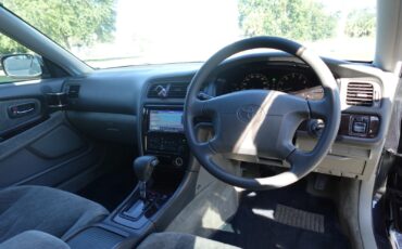 Toyota-Chaser-1996-Sedan-14