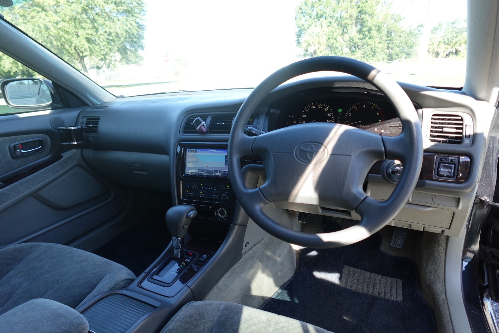 Toyota-Chaser-1996-Sedan-14