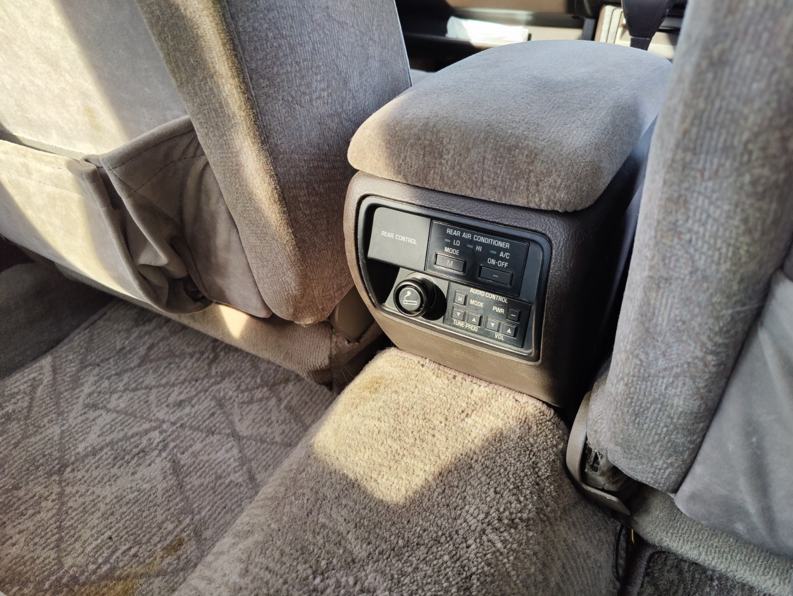 Toyota-Crown-1995-Wagon-11
