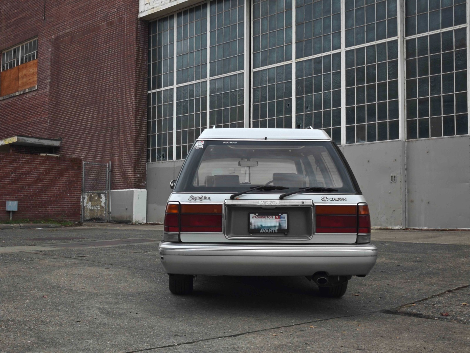 Toyota-Crown-1995-Wagon-4