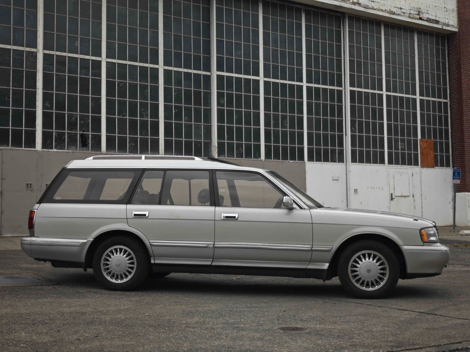 Toyota-Crown-1995-Wagon-5
