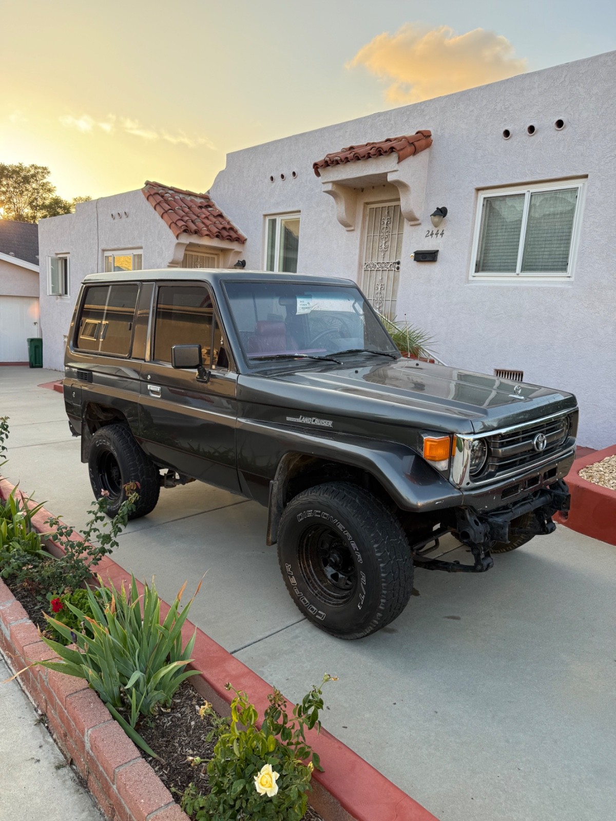 Toyota-FJ-Cruiser-1980-SUV-1