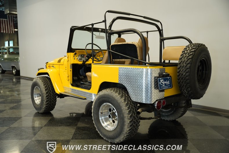 Toyota-Fj-cruiser-1970-Yellow-Tan-26
