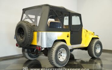 Toyota-Fj-cruiser-1970-Yellow-Tan-42