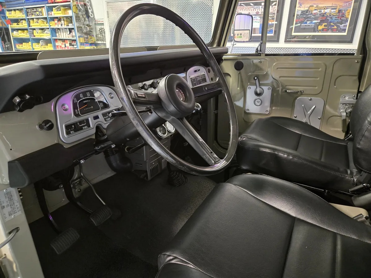 Toyota-Fj40-1973-Dune-Beige-Dune-Beige-2